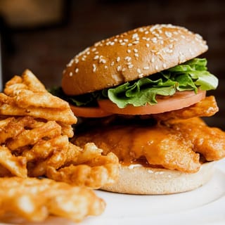 Fish sandwich w/ fries